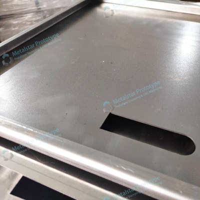 Protótipo de dobra de chapas metálicas de giro rápido para equipamentos elétricos